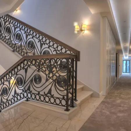 Hotel Moskva 4*