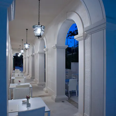 Hotel Moskva 4*