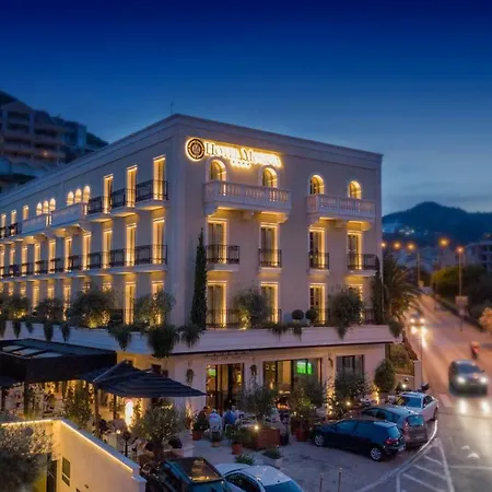 Hotel Moskva 4*